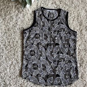 Sleveless women's top size small